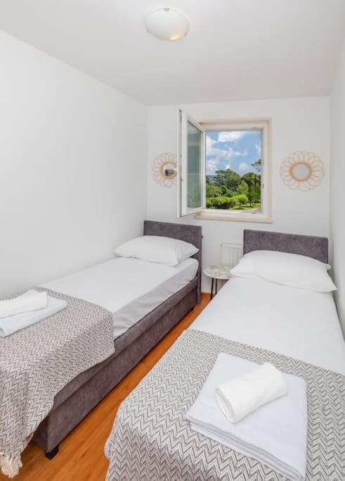 Stylish Two Bedroom Apartment&Garage Parking Place Dubrovnik Exterior foto